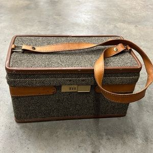 Vintage Hartmann luggage cosmetic toiletry carrier